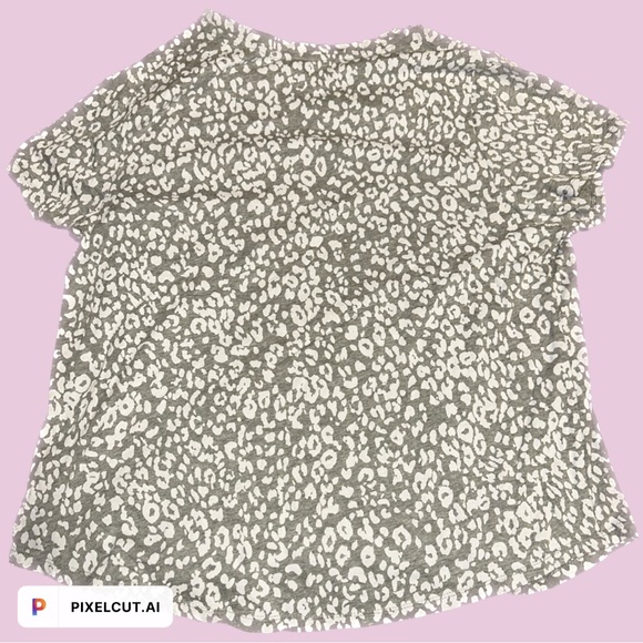 Old Navy Tee - Picture 2 of 3